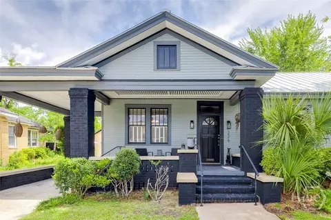 Exterior - 226 E 53rd St, Savannah, GA 31405 photo 3 of 15