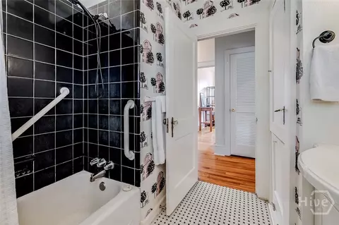 Bath - 226 E 53rd St, Savannah, GA 31405 photo 5 of 6