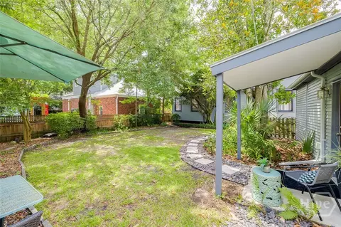 Exterior - 226 E 53rd St, Savannah, GA 31405 photo 11 of 15