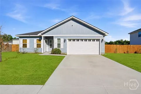 138 Cherokee Oaks Xing, Hinesville, GA 31313