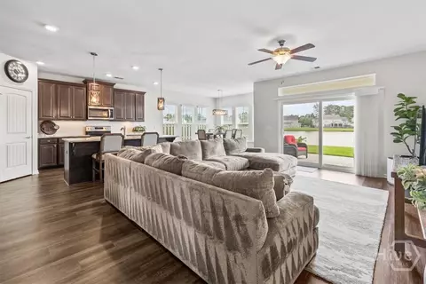 Entry Way - 175 Greyfield Cir, Savannah, GA 31407 photo 3 of 6