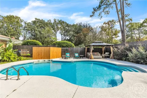 223 E 64th St, Savannah, GA 31405