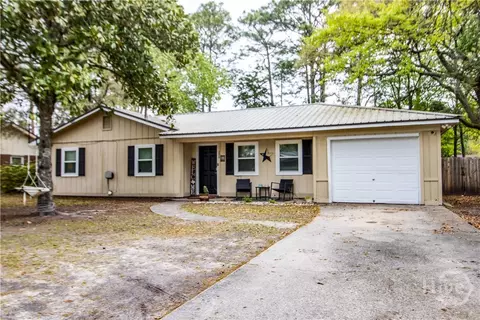 204 Honey Lane Cir, Hinesville, GA 31313