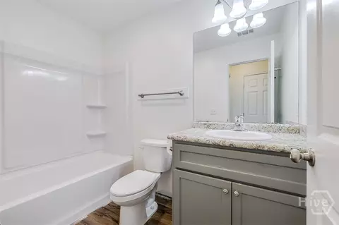 Bath - 112 Linton Ln, Guyton, GA 31312 photo 2 of 2