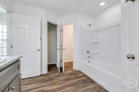 Bath - 112 Linton Ln, Guyton, GA 31312 photo 1 of 2