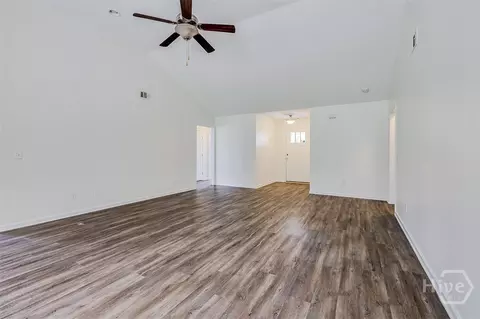 Living - 112 Linton Ln, Guyton, GA 31312 photo 2 of 4