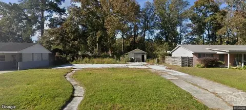 211 Clifton Dr, Port Wentworth, GA 31407