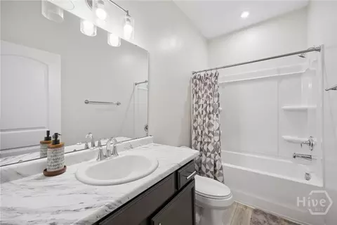 Bath - 207 Alyssa Ave, Guyton, GA 31312 photo 3 of 3