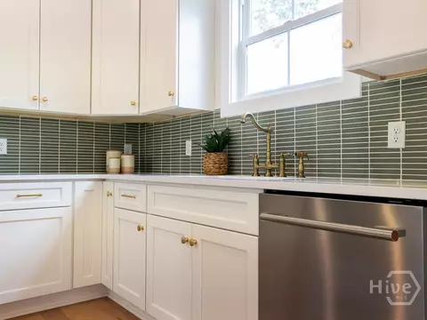 Kitchen - 807 E 36th St, Savannah, GA 31401 photo 5 of 8