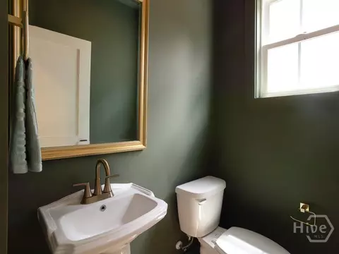 Bath - 807 E 36th St, Savannah, GA 31401 photo 1 of 6
