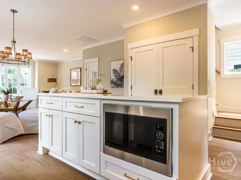 Kitchen - 807 E 36th St, Savannah, GA 31401 photo 6 of 8