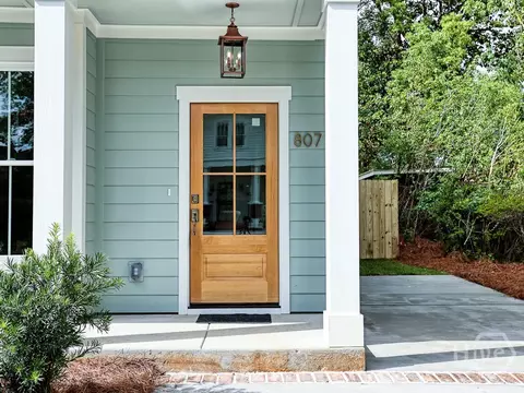 Exterior - 807 E 36th St, Savannah, GA 31401 photo 4 of 6