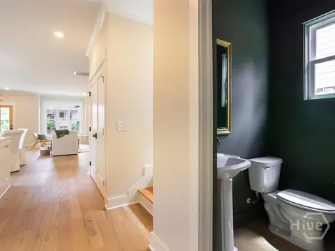 Entry Way - 807 E 36th St, Savannah, GA 31401 photo 2 of 5