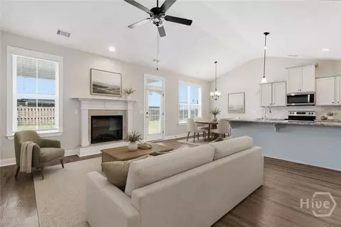 Living - 121 Sams Dr, Guyton, GA 31312 photo 2 of 5