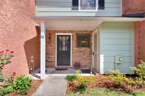 19 Clipper Ct, Savannah, GA 31410