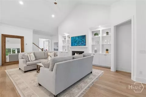 Living - 18 Golf Dr, Pooler, GA 31322 photo 2 of 2