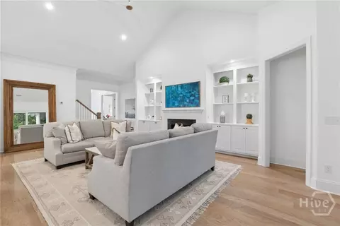 Living - 18 Golf Dr, Pooler, GA 31322 photo 2 of 2