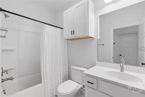Bath - 18 Golf Dr, Pooler, GA 31322 photo 3 of 3