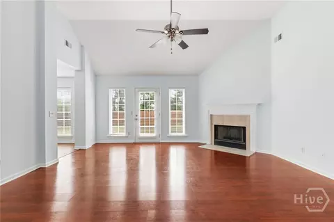 Living - 21 Pebble Rd, Pooler, GA 31322 photo 2 of 7