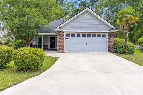 85 Oak Ridge Cir, Richmond Hill, GA 31324