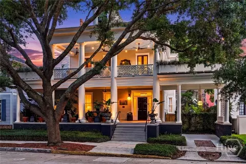 107 E 35th St, Savannah, GA 31401