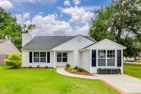 1 E White Hawthorne Dr, Savannah, GA 31419