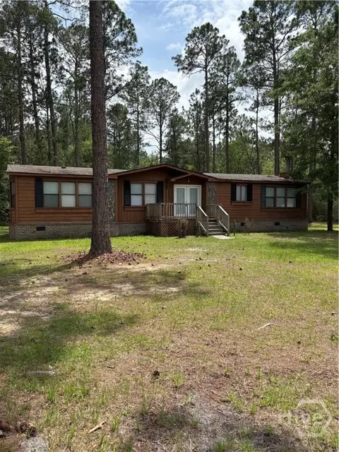 79 W E Smith Rd, Pembroke, GA 31321