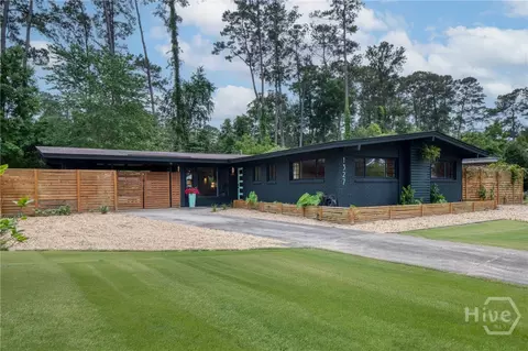 1327 Lavon Ave, Savannah, GA 31406