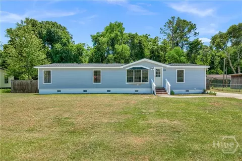 808 Meadow Lake Dr, Hinesville, GA 31313
