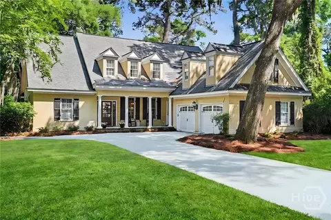 6 Tomochichi Ln, Savannah, GA 31411