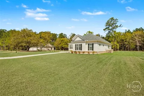 236 Dean Dr, Guyton, GA 31312