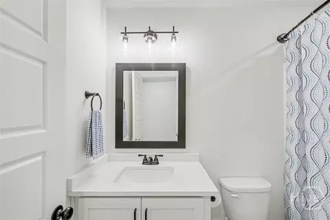 Bath - 236 Dean Dr, Guyton, GA 31312 photo 6 of 6