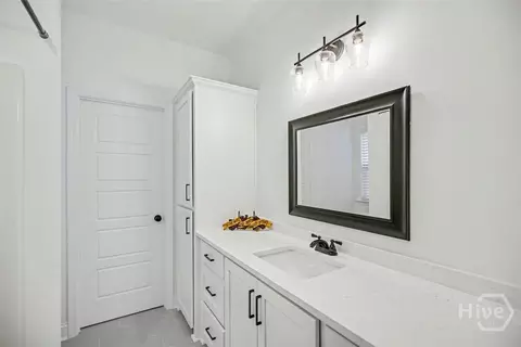 Bath - 236 Dean Dr, Guyton, GA 31312 photo 5 of 6