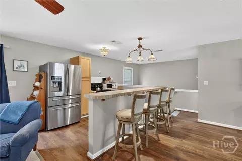 Kitchen - 129 Marsh Dr, Midway, GA 31320 photo 6 of 7