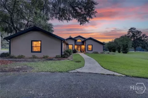 129 Marsh Dr, Midway, GA 31320