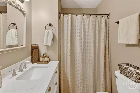 Bath - 129 Marsh Dr, Midway, GA 31320 photo 6 of 7