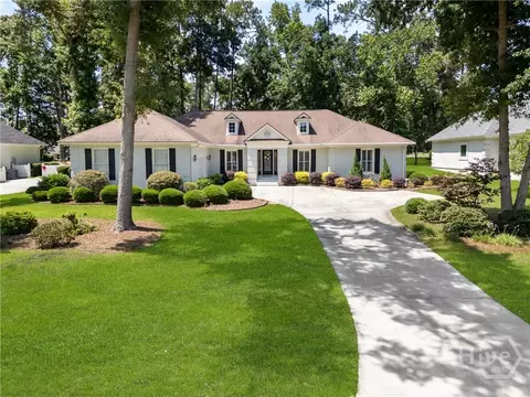 118 Pine Lakes Ave, Savannah, GA 31405