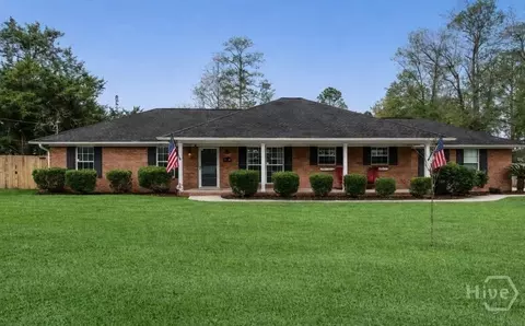 8 Cameron Ct W, Pembroke, GA 31321