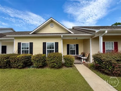 401 Barry Mccaffrey Blvd #A4, Hinesville, GA 31313