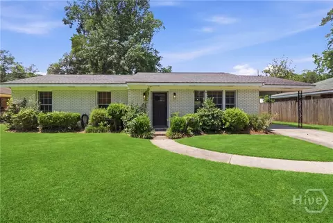 9 Drake Dr, Savannah, GA 31406