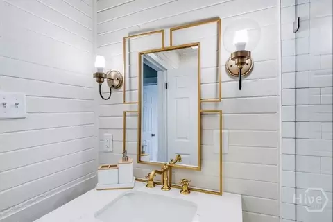 Bath - 413 E Mell St, Pooler, GA 31322 photo 1 of 3