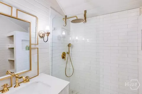 Bath - 413 E Mell St, Pooler, GA 31322 photo 2 of 3