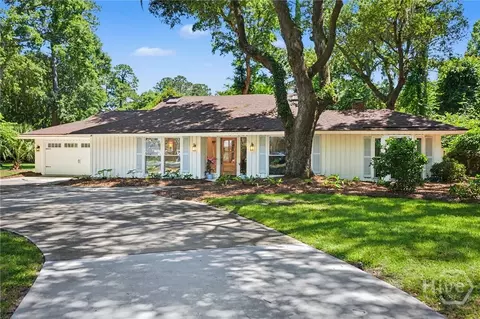 2 Blount Ln, Savannah, GA 31411