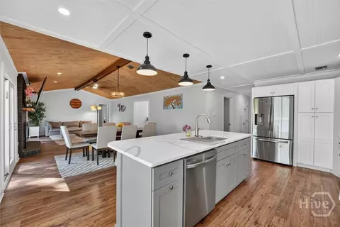 109 N Cromwell Rd, Savannah, GA 31410