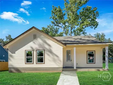 1205 12 E 71st St, Savannah, GA 31404
