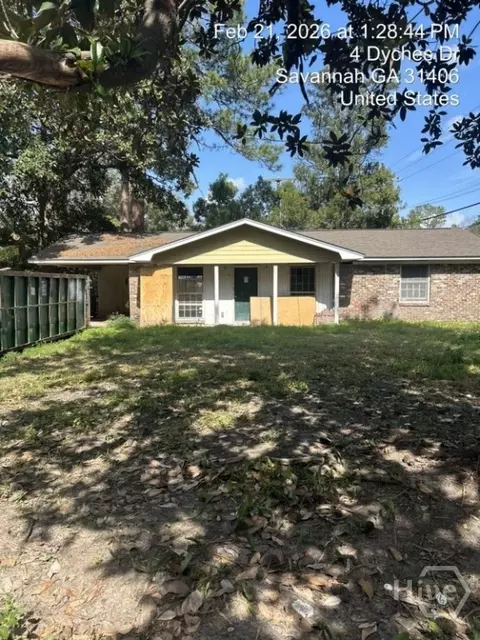 4 Dyches Dr, Savannah, GA 31406