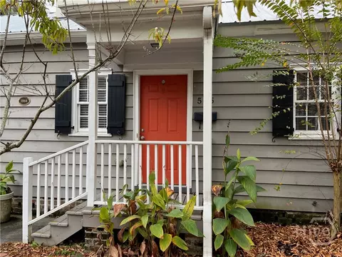 555 E Harris St, Savannah, GA 31401
