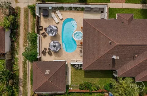 301 E 51st St, Savannah, GA 31405