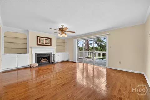 Living - 12502 Apache Ave #18, Savannah, GA 31419 photo 1 of 4
