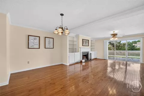 Living - 12502 Apache Ave #18, Savannah, GA 31419 photo 2 of 4